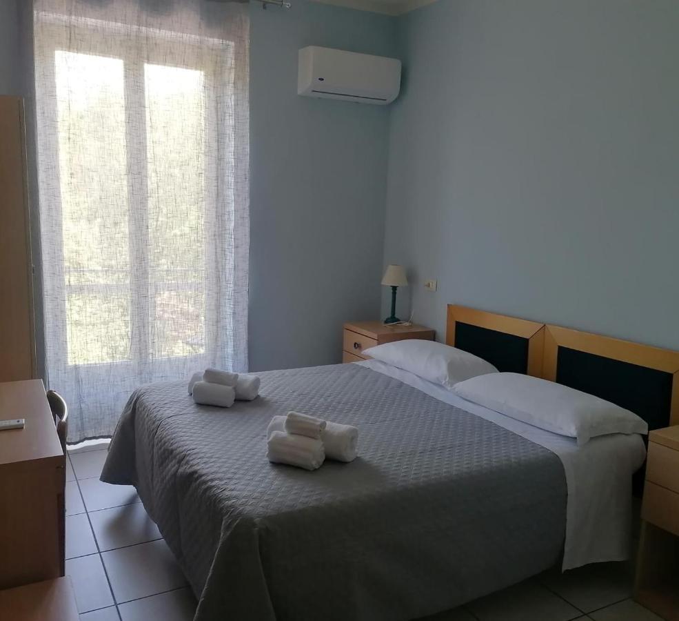 Hotel Villa Benvenuti Viareggio Kültér fotó