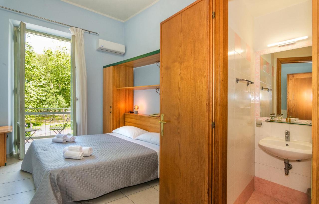 Hotel Villa Benvenuti Viareggio Kültér fotó